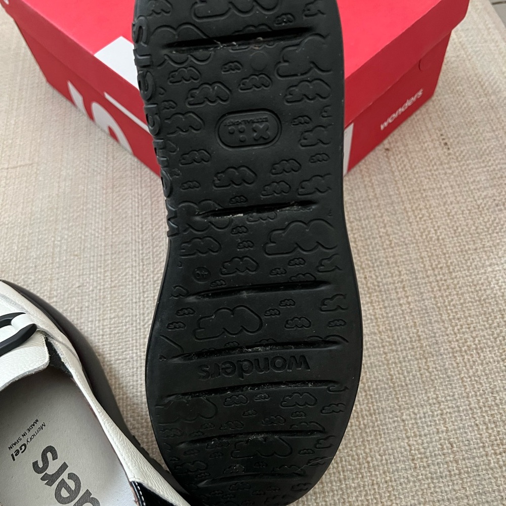 Women’s Wild Wonders. Size 40